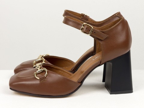 Дизайнерские коричневые босоножки на необтяжном каблуке из натуральной итальянской кожи с золотой фурнитурой, С-2211-24